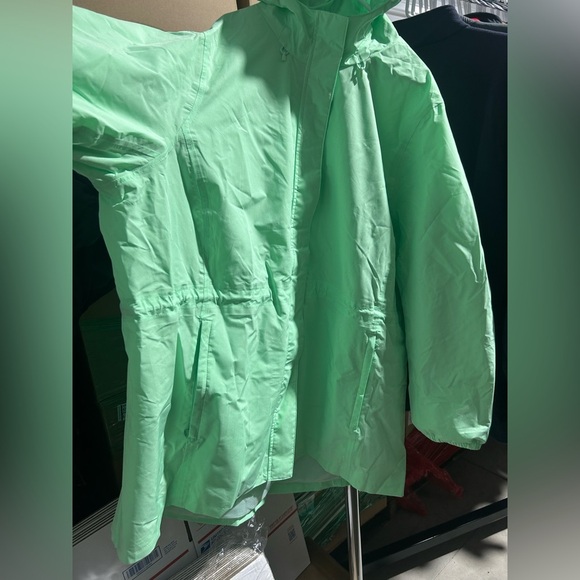 Lands’ End Women's Squall Packable Waterproof Raincoat NWT in Cool Mint (LE001) - Picture 7 of 10